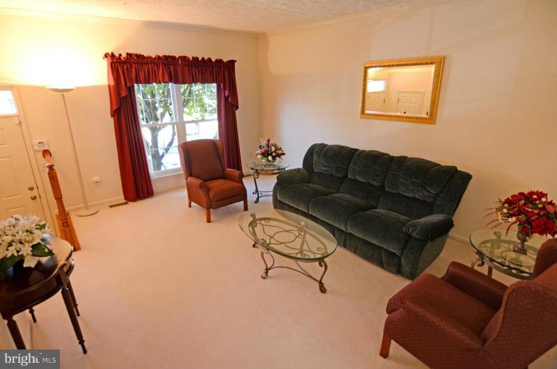 2172 Kyle Green Road Abingdon, MD 21009 - Photo 3 of 24 Living Room