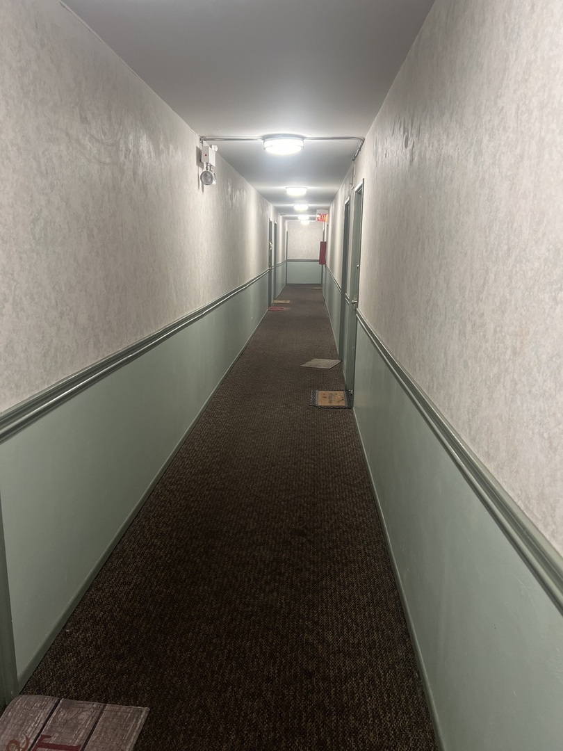 1227 South Harlem Avenue, Unit 512 Berwyn, IL 60402 - Photo 9 of 28 a view of entryway