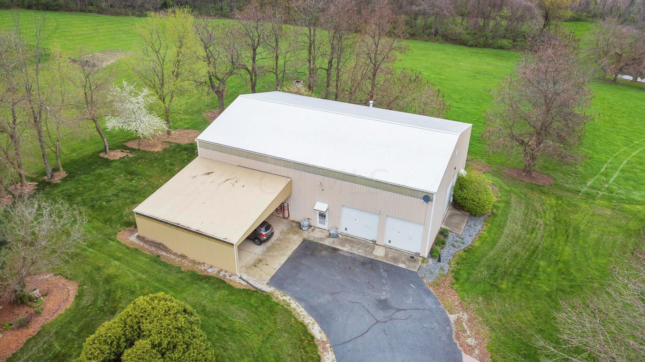 6110 Royalton Road Southwest Lancaster, OH 43130 - Photo 4 of 51 DJI_0821