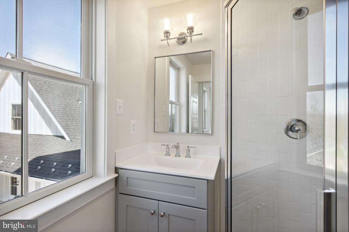 3110 Thurston Road Frederick, MD 21704 - Photo 31 of 38 Bedroom 3 en-suite bathroom.
