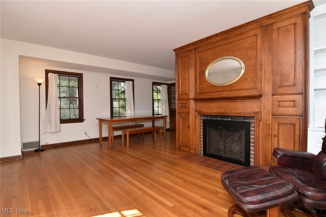 2636 Queenston Road Cleveland Heights, OH 44118 - Photo 5 of 45 Living Room