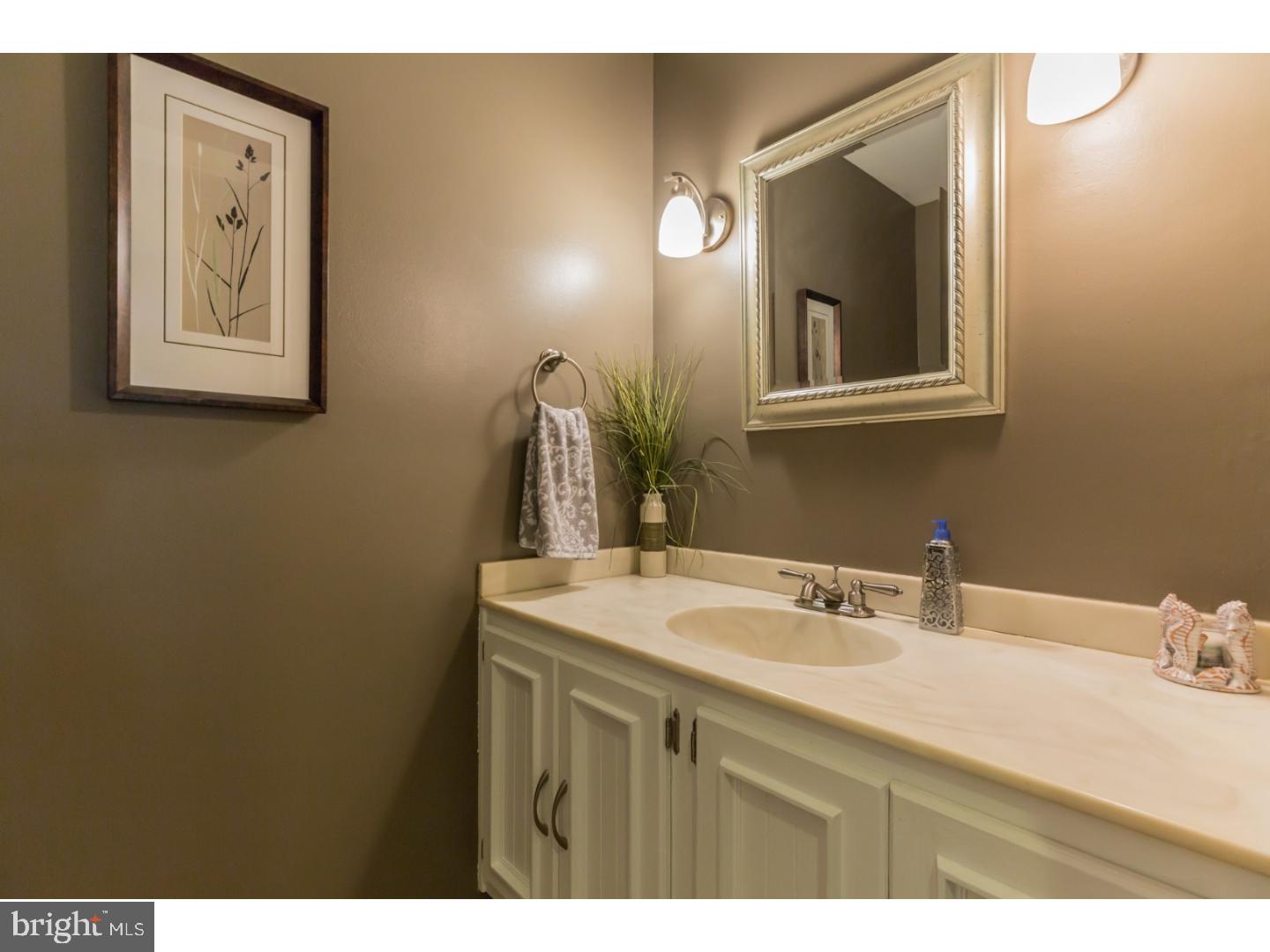 1014 Rymill Run Cherry Hill, NJ 08003 - Photo 13 of 25 Gallery Image 13
