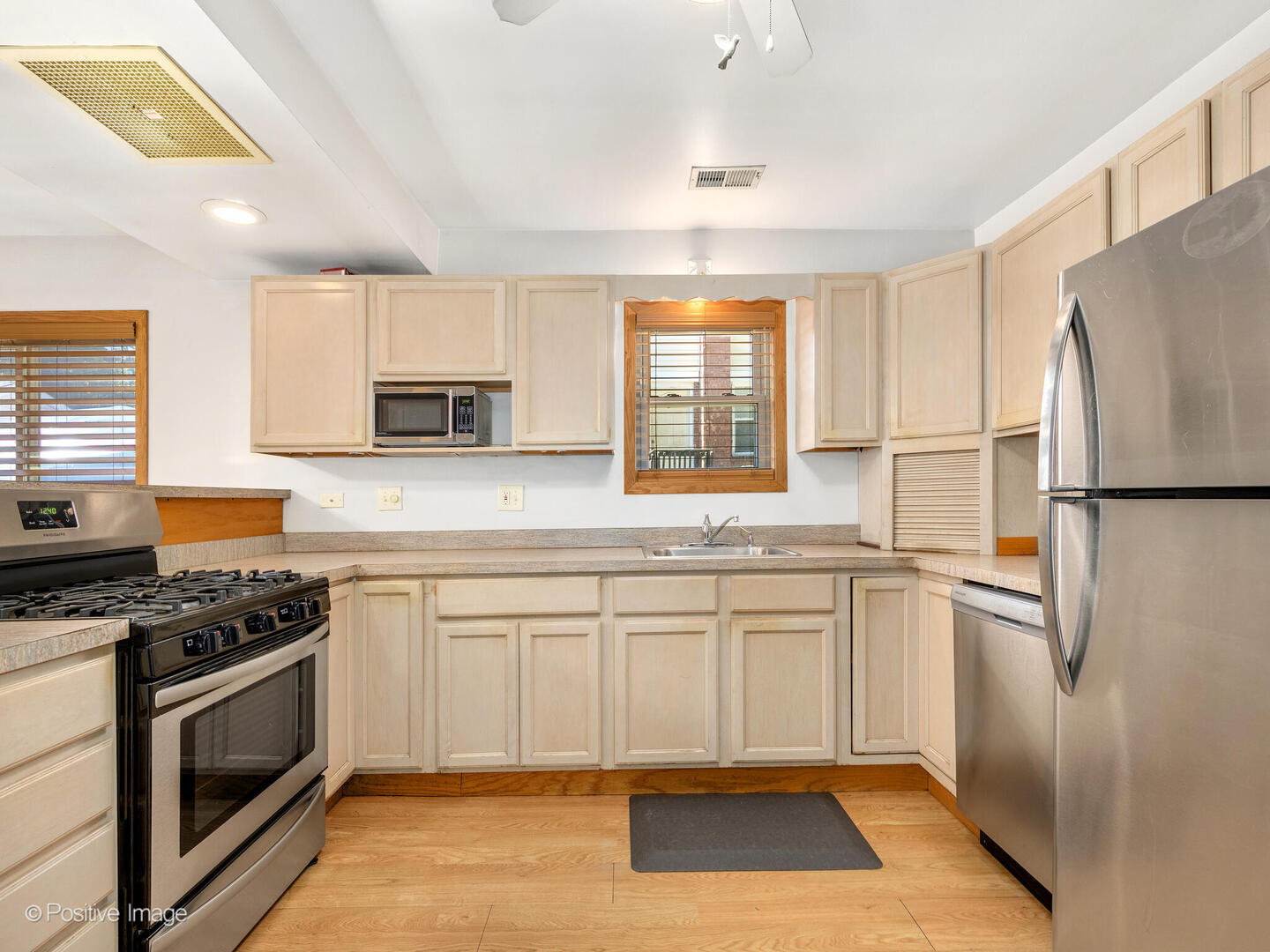 5509 Bohlander Avenue Berkeley, IL 60163 - Photo 8 of 23