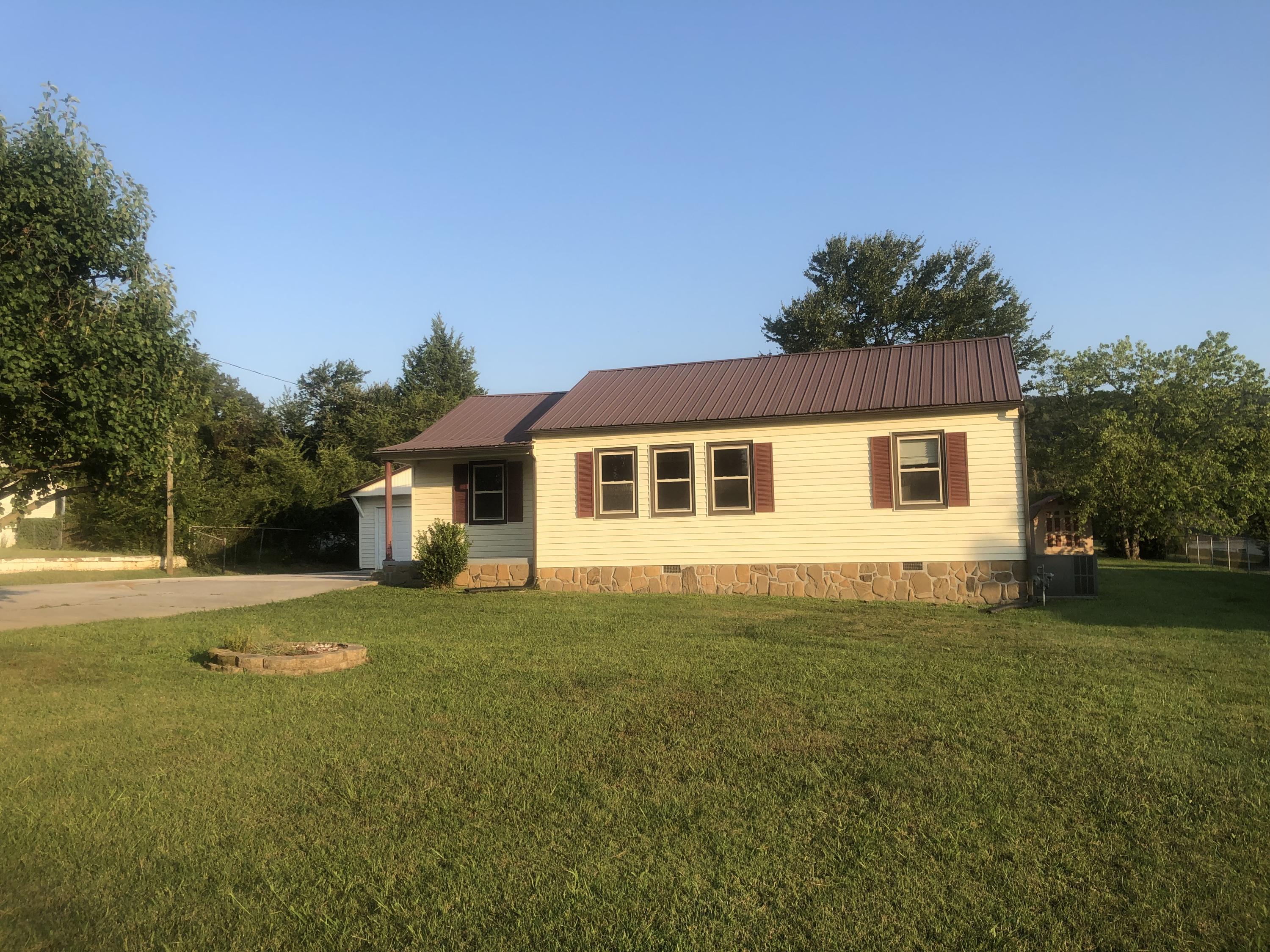 3320 Cunningham Road Knoxville, TN 37918 - Photo 1 of 31 B4CF90FB-4C60-4010-824E-3291BBCE5D0B