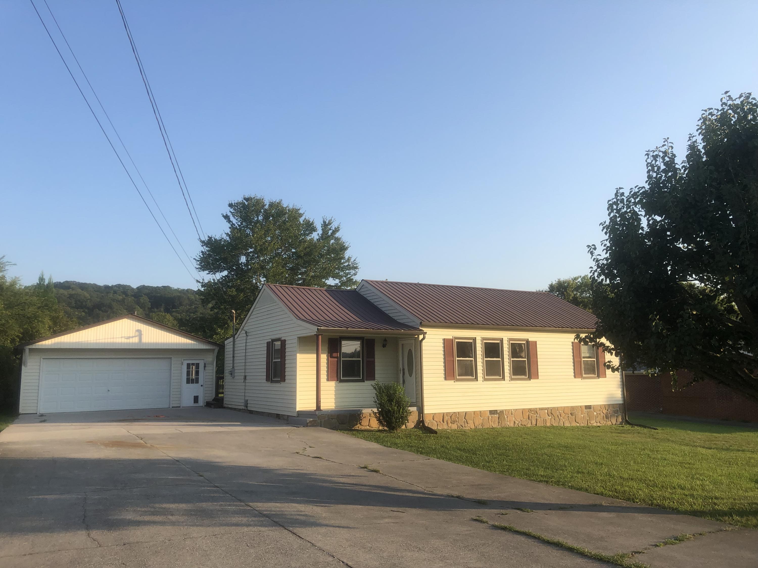 3320 Cunningham Road Knoxville, TN 37918 - Photo 2 of 31 40B5B103-9DEA-48D4-84D5-D110F7EB459E