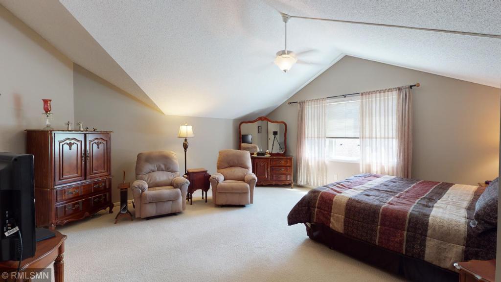 1740 Lakeview Drive Southwest Rochester, MN 55902 - Photo 11 of 15 Gallery Image 11