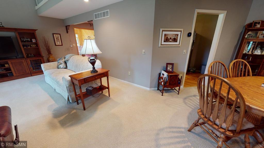 1740 Lakeview Drive Southwest Rochester, MN 55902 - Photo 4 of 15 Gallery Image 4