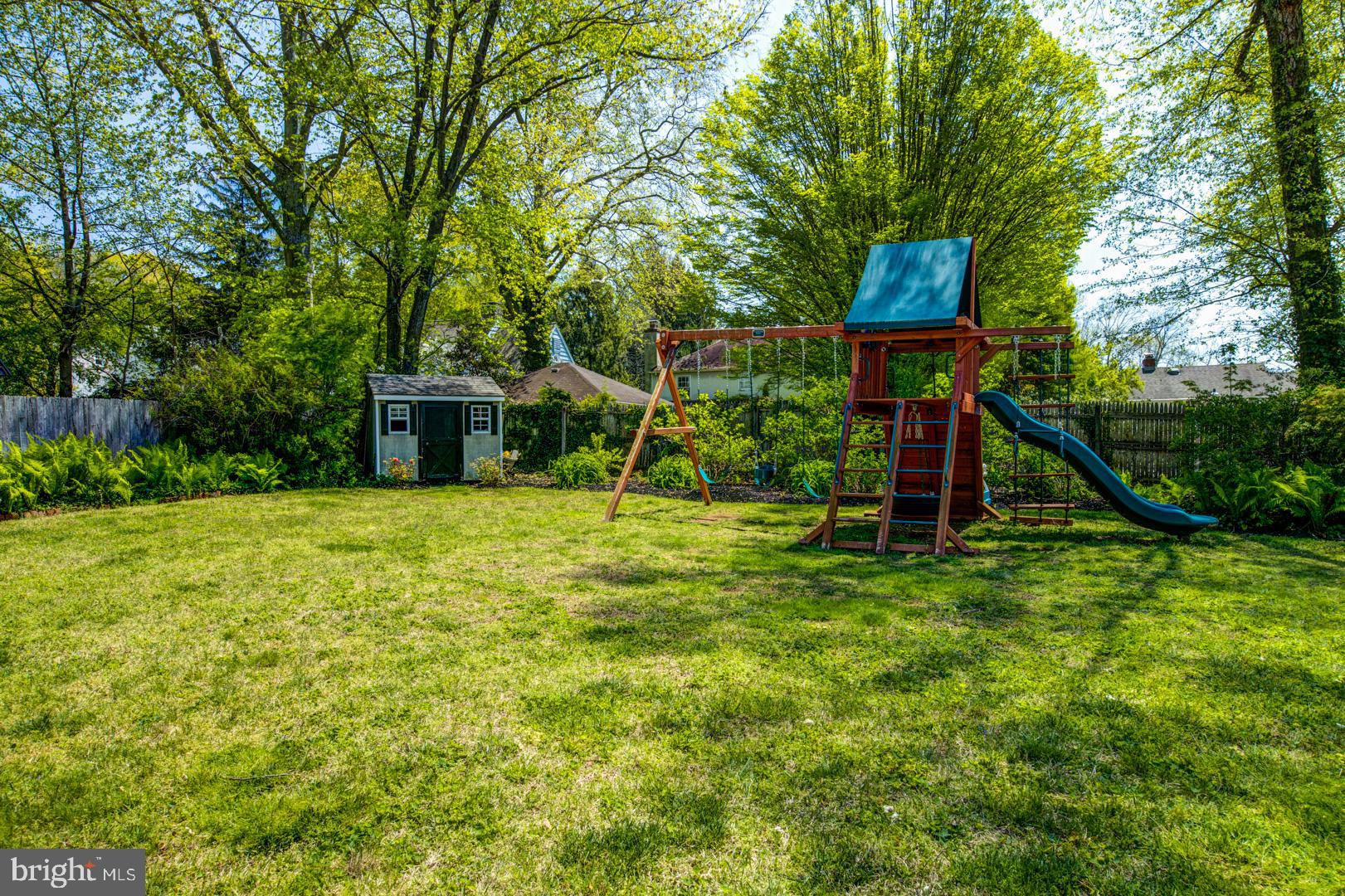 305 Harbison Road Wayne, PA 19087 - Photo 20 of 33 Fenced-in Yard