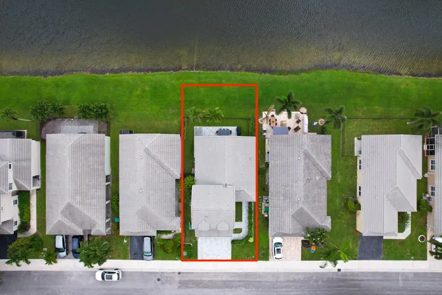 $690,000 | 8950 Lake Park Circle North, Davie, FL 33328