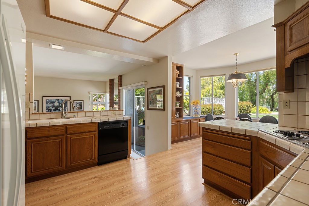 5461 East Estate Ridge Road Anaheim, CA 92807 - Photo 10 of 30