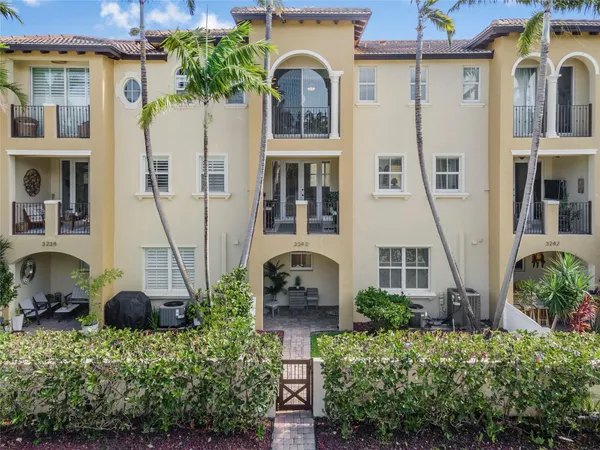 $949,900 | 3240 Northeast 13th Street, Unit 3240, Pompano Beach, FL 33062
