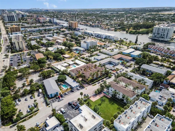 $949,900 | 3240 Northeast 13th Street, Unit 3240, Pompano Beach, FL 33062