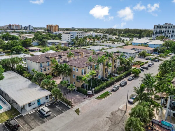$949,900 | 3240 Northeast 13th Street, Unit 3240, Pompano Beach, FL 33062