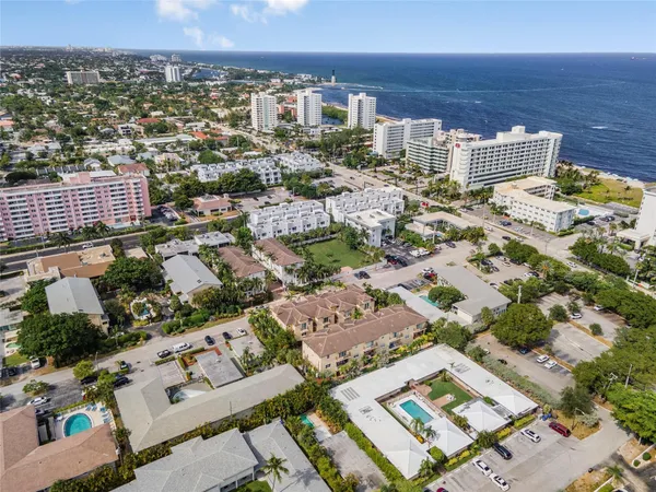 $949,900 | 3240 Northeast 13th Street, Unit 3240, Pompano Beach, FL 33062