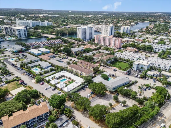 $949,900 | 3240 Northeast 13th Street, Unit 3240, Pompano Beach, FL 33062