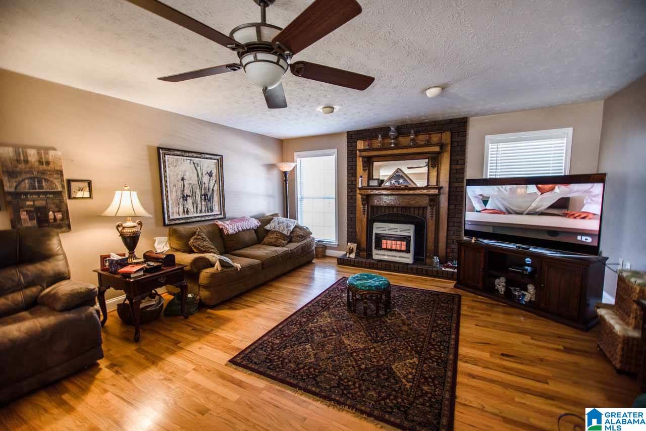 17 Seddon Point Pell City, AL 35128 - Photo 3 of 39