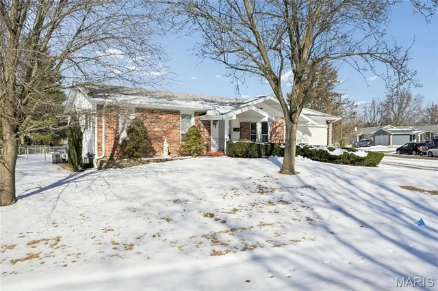 $239,000 | 1599 Spangler Drive, Florissant, MO 63031