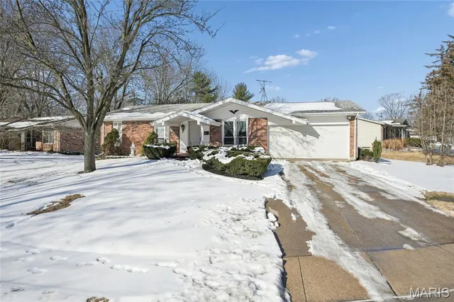 $239,000 | 1599 Spangler Drive, Florissant, MO 63031