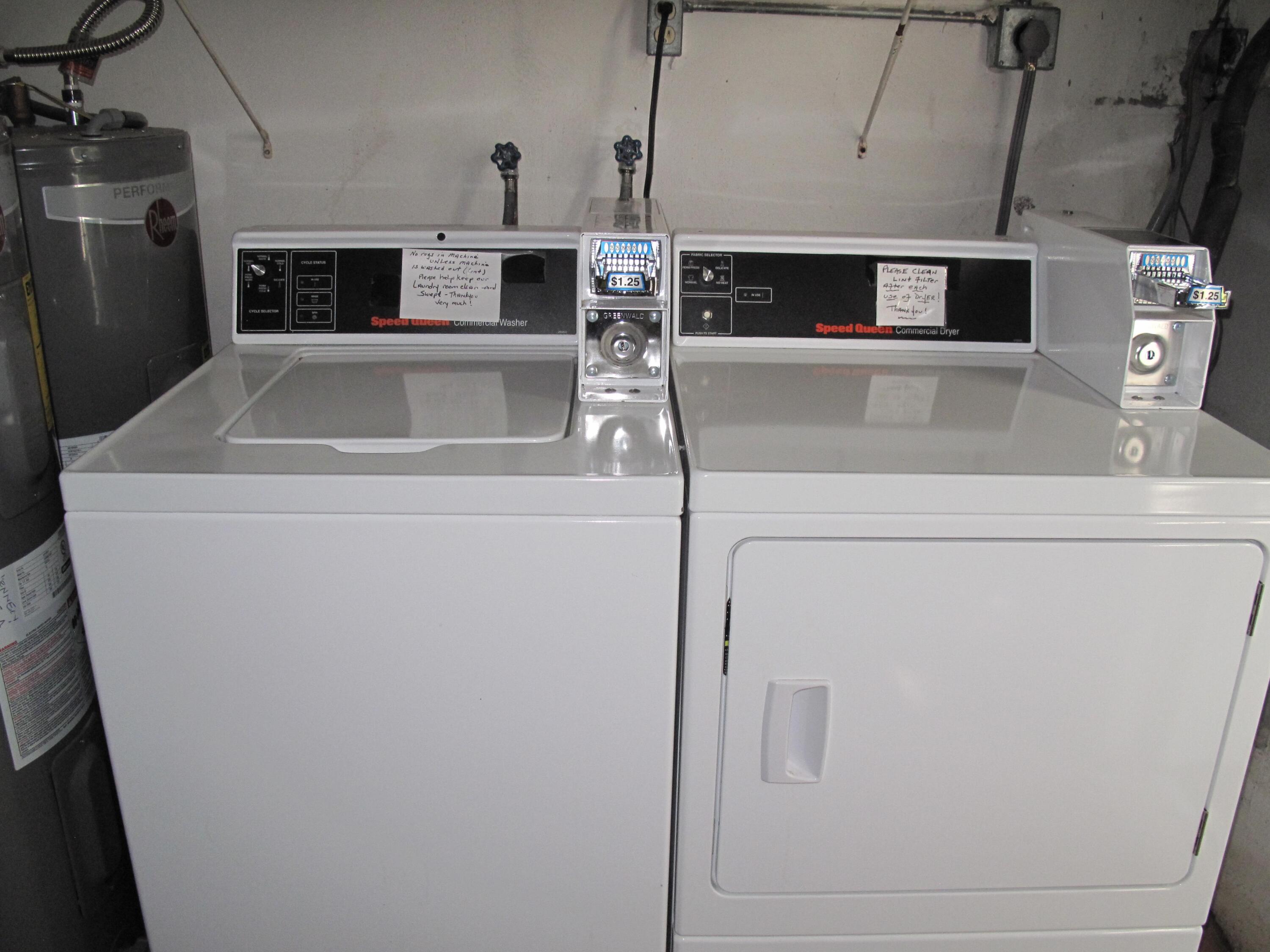 1162 Circle Drive, Unit B Delray Beach, FL 33445 - Photo 19 of 31 a utility room with dryer and washer