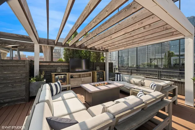 $1,450,000 | 154 West Hubbard Street, Unit 603, Chicago, IL 60654