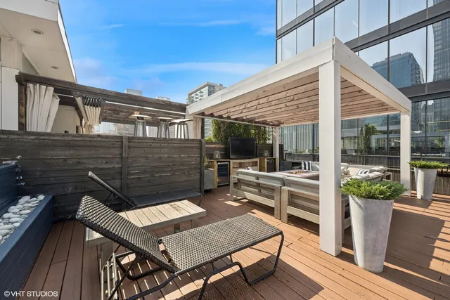 $1,450,000 | 154 West Hubbard Street, Unit 603, Chicago, IL 60654