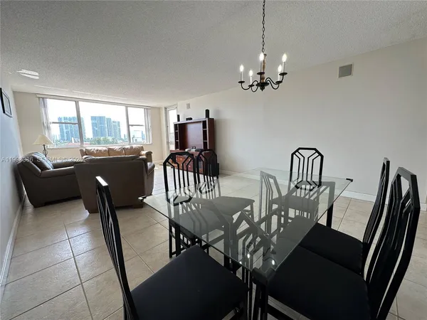 $1,900 | 3180 South Ocean Drive, Unit 621, Hallandale Beach, FL 33009