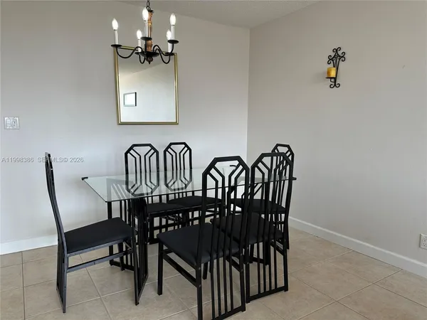 $1,900 | 3180 South Ocean Drive, Unit 621, Hallandale Beach, FL 33009