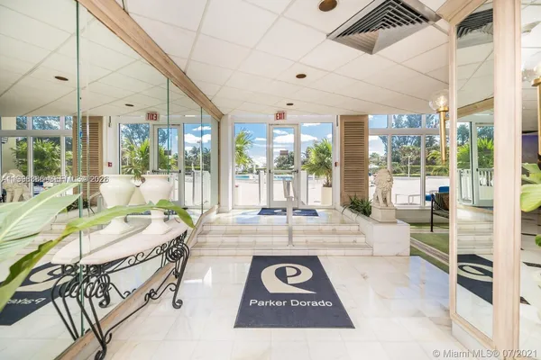 $1,900 | 3180 South Ocean Drive, Unit 621, Hallandale Beach, FL 33009