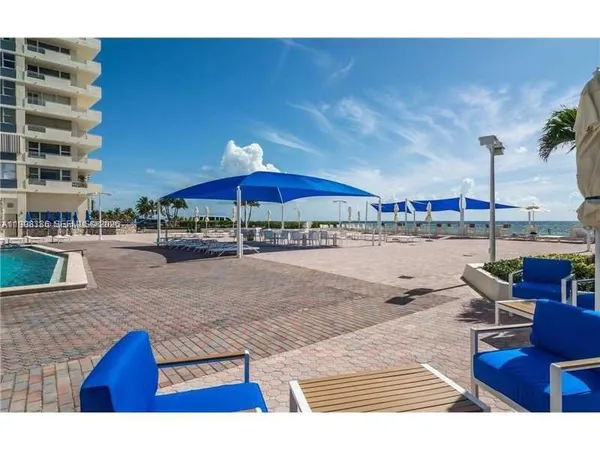 $1,900 | 3180 South Ocean Drive, Unit 621, Hallandale Beach, FL 33009