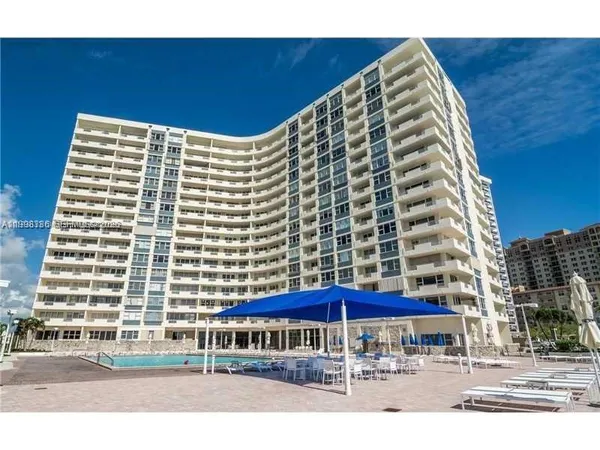 $1,900 | 3180 South Ocean Drive, Unit 621, Hallandale Beach, FL 33009