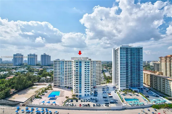 $1,900 | 3180 South Ocean Drive, Unit 621, Hallandale Beach, FL 33009