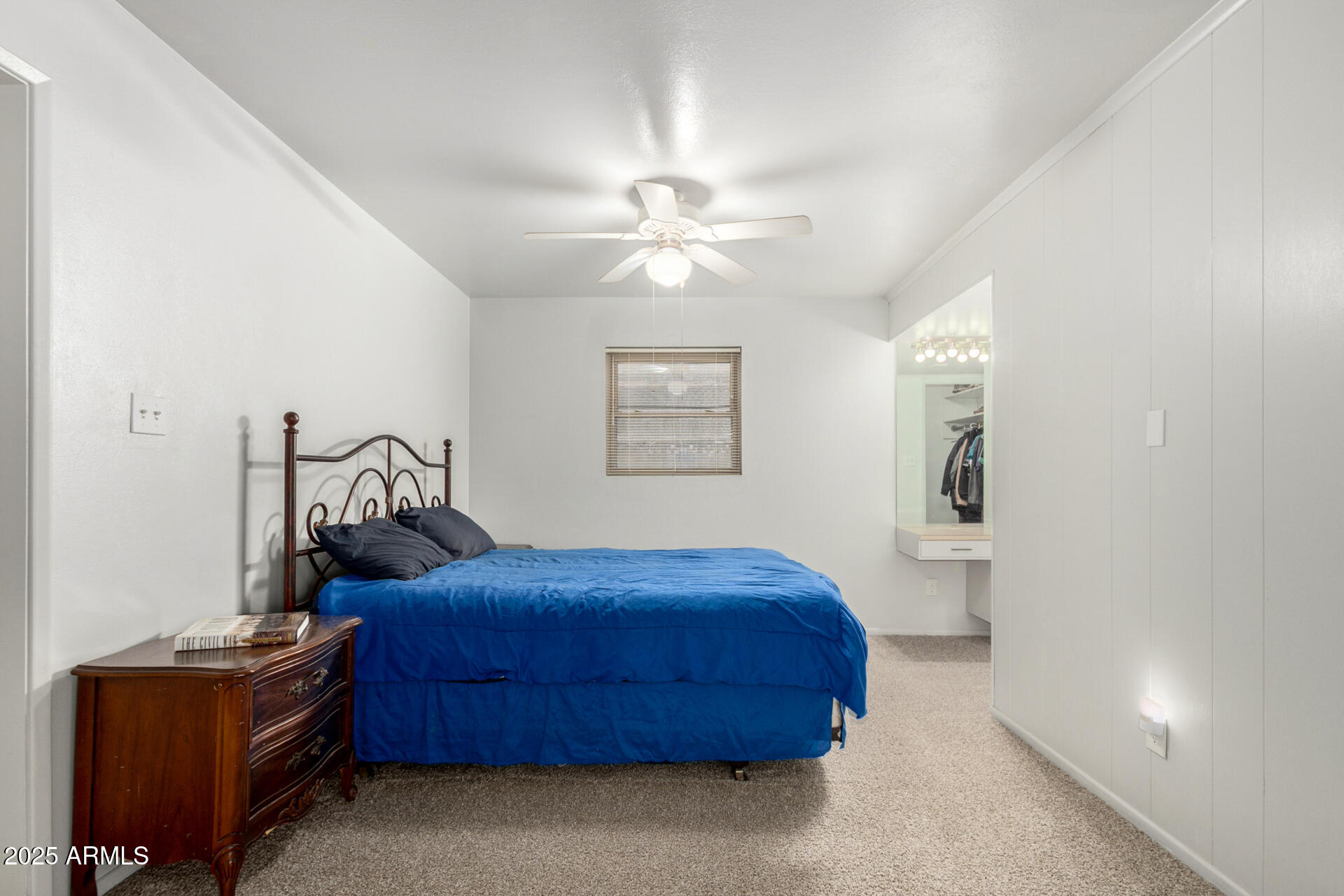 2122 West Piccadilly Road Phoenix, AZ 85015 - Photo 18 of 29 Primary Bedroom