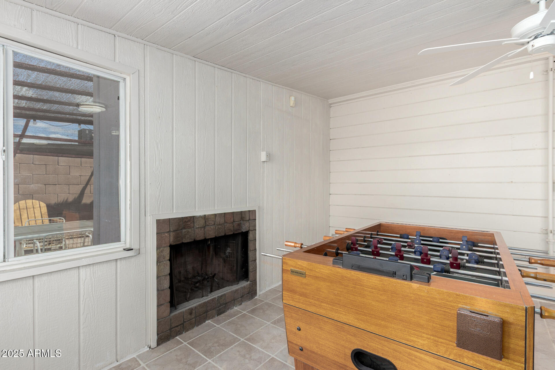2122 West Piccadilly Road Phoenix, AZ 85015 - Photo 24 of 29 Fireplace