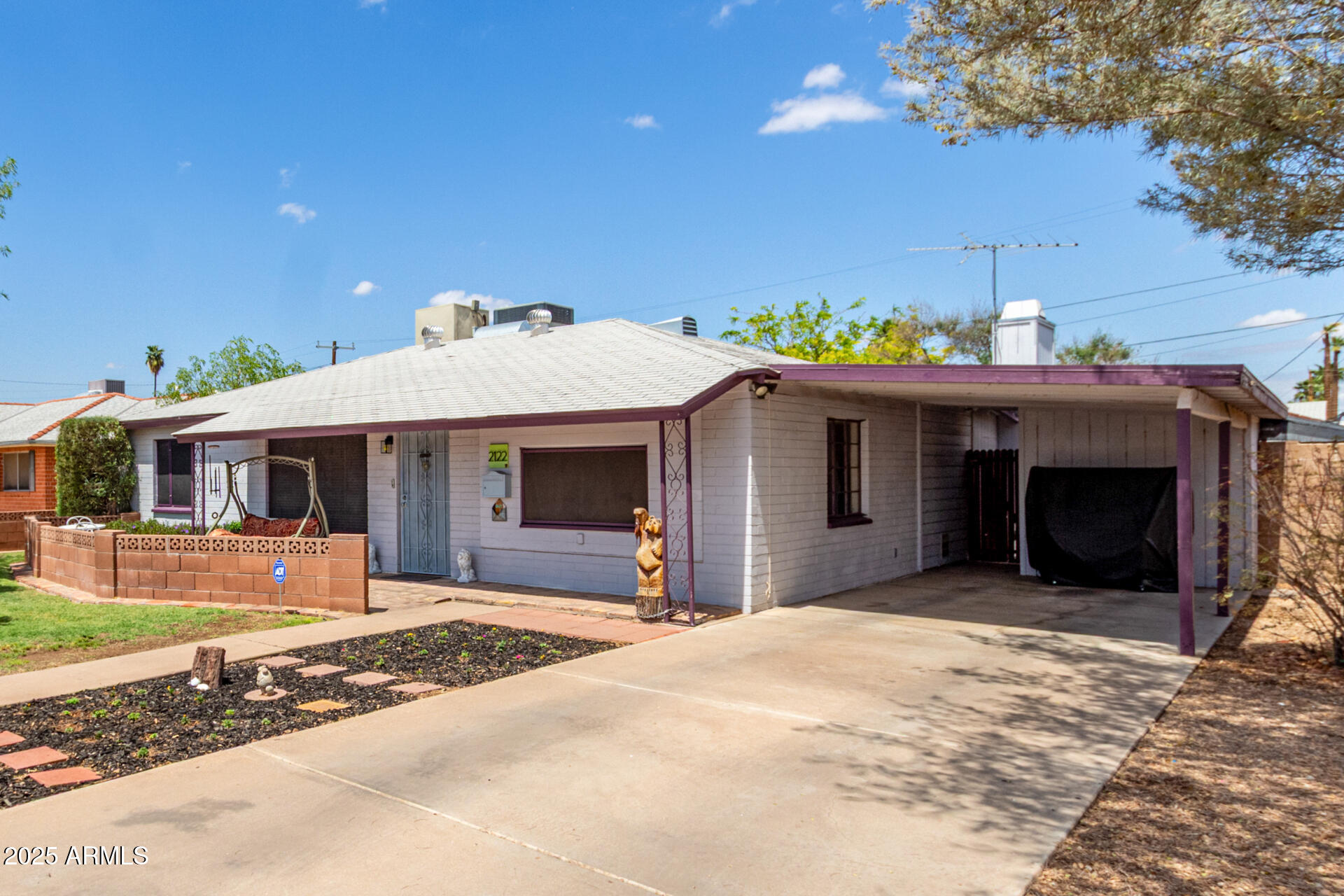2122 West Piccadilly Road Phoenix, AZ 85015 - Photo 10 of 29 Charming Bungalow
