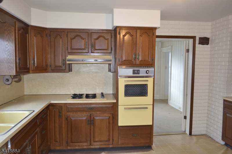 43 1st Street Raritan, NJ 08869 - Photo 11 of 35