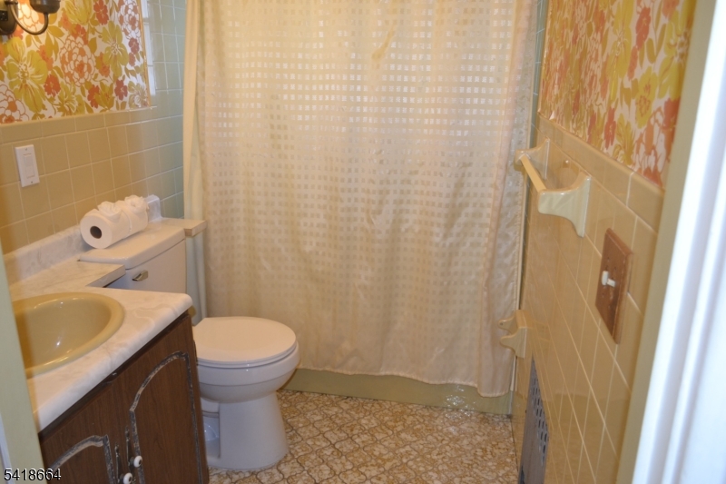 43 1st Street Raritan, NJ 08869 - Photo 19 of 35