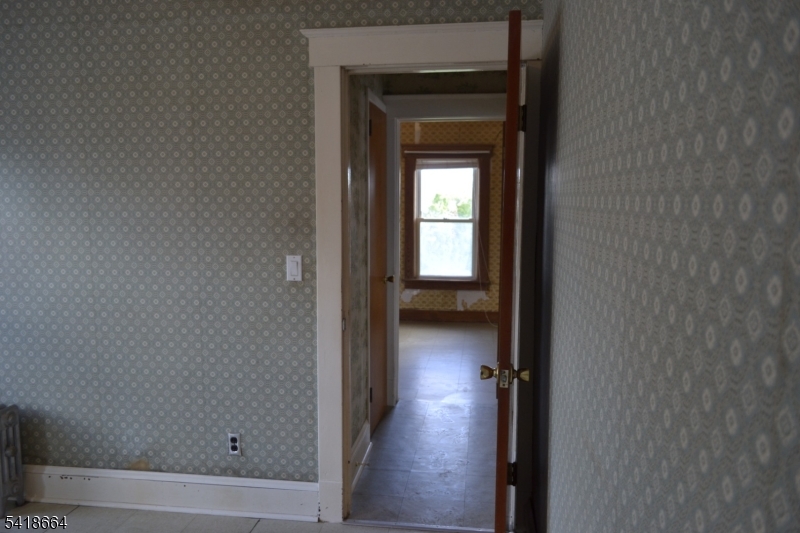 43 1st Street Raritan, NJ 08869 - Photo 25 of 35
