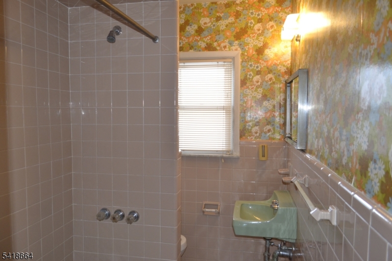 43 1st Street Raritan, NJ 08869 - Photo 33 of 35