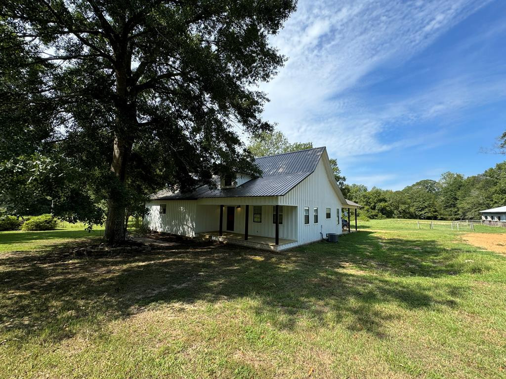 2043 James Road Wesson, MS 39191 - Photo 1 of 46 Main View