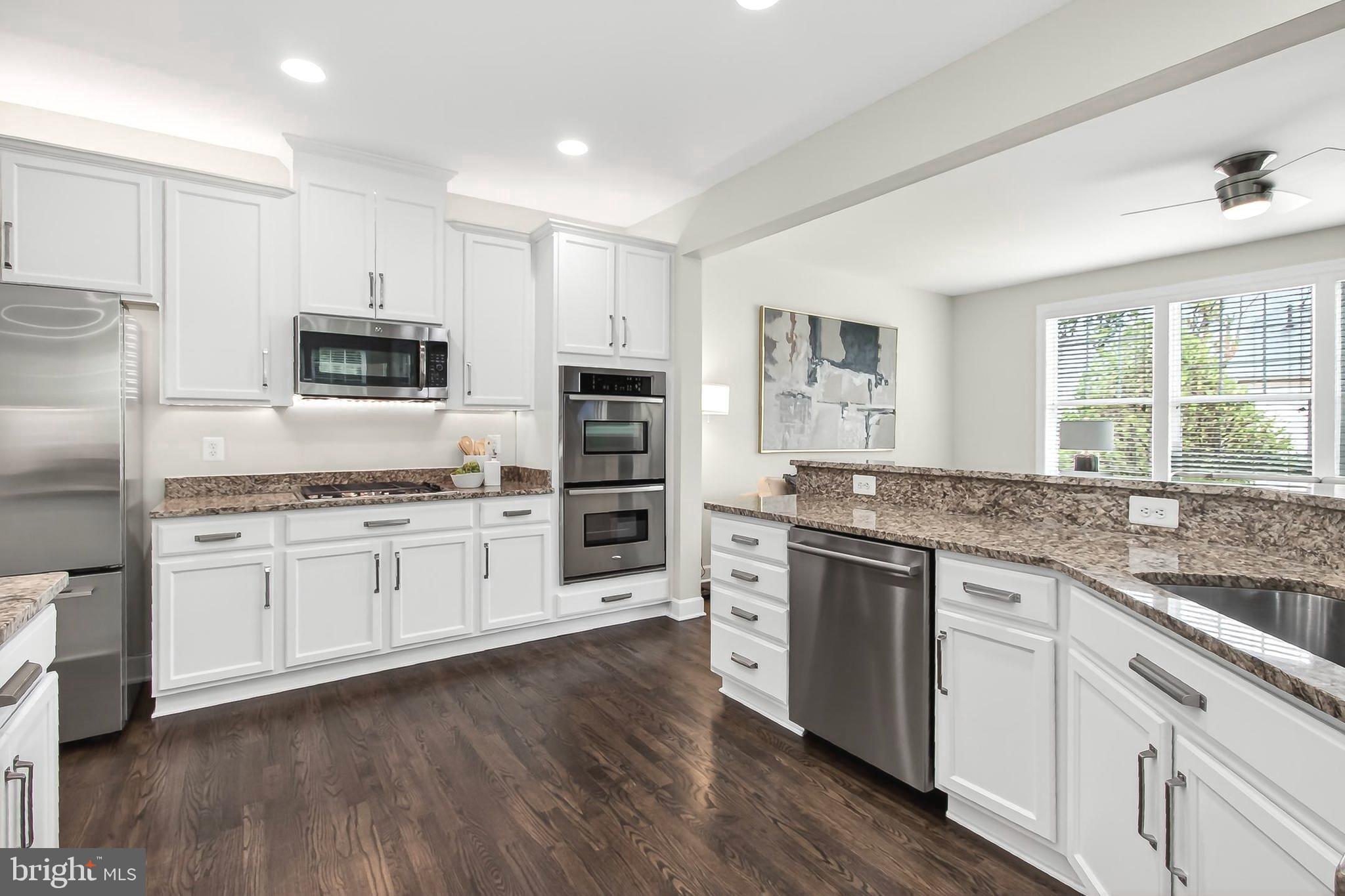 41004 Indigo Place Leesburg, VA 20175 - Photo 13 of 64 Endless amount of Counter Space