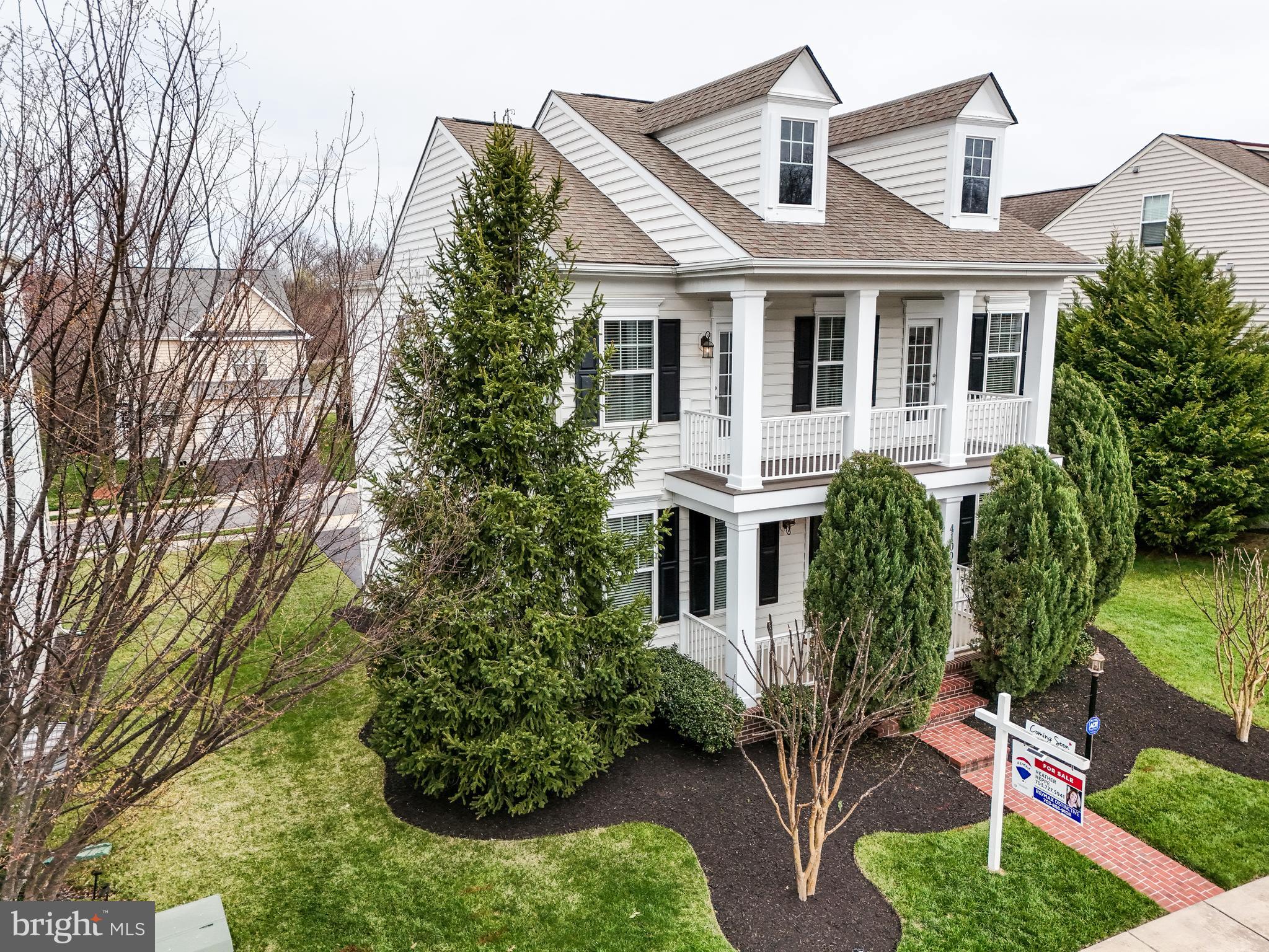 41004 Indigo Place Leesburg, VA 20175 - Photo 3 of 64 Pristine Landscape + Paver Leadwalk