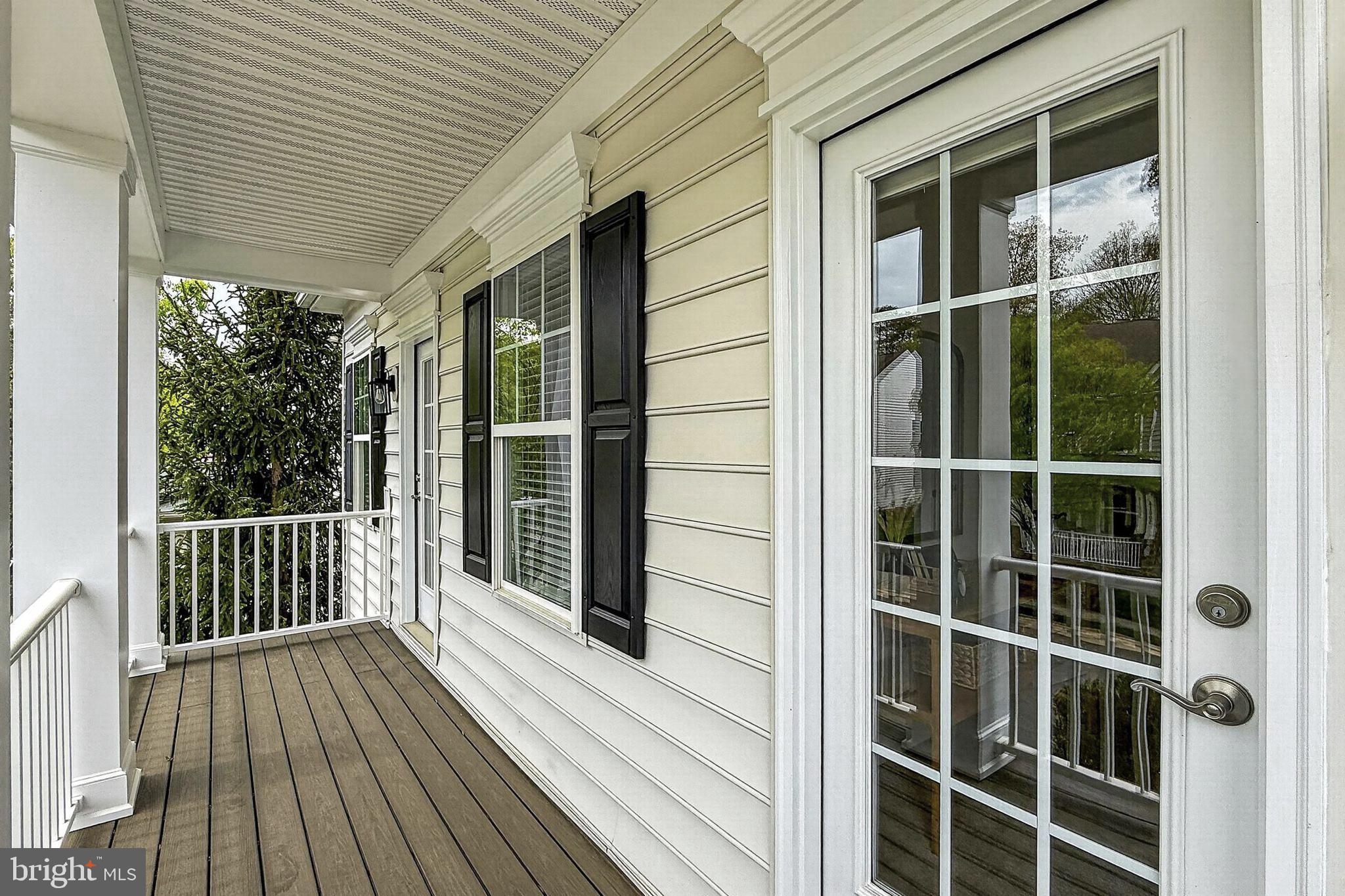 41004 Indigo Place Leesburg, VA 20175 - Photo 37 of 64 Access to upper Deck