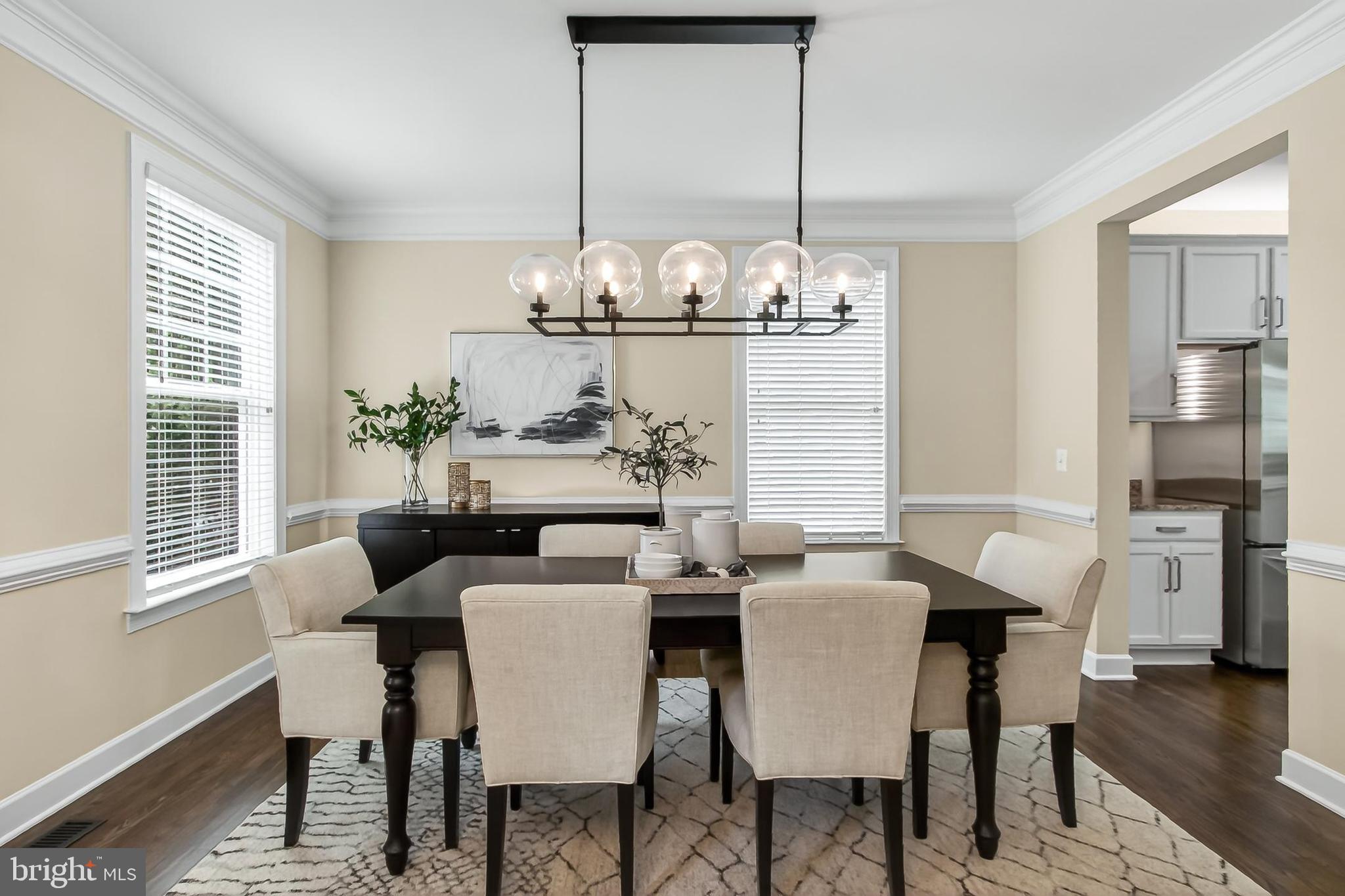 41004 Indigo Place Leesburg, VA 20175 - Photo 9 of 64 Perfect Size Dining room