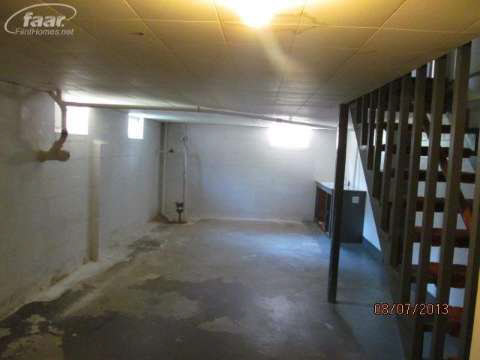 4436 Crosby Road Flint, MI 48506 - Photo 10 of 13 20367924-9.JPG