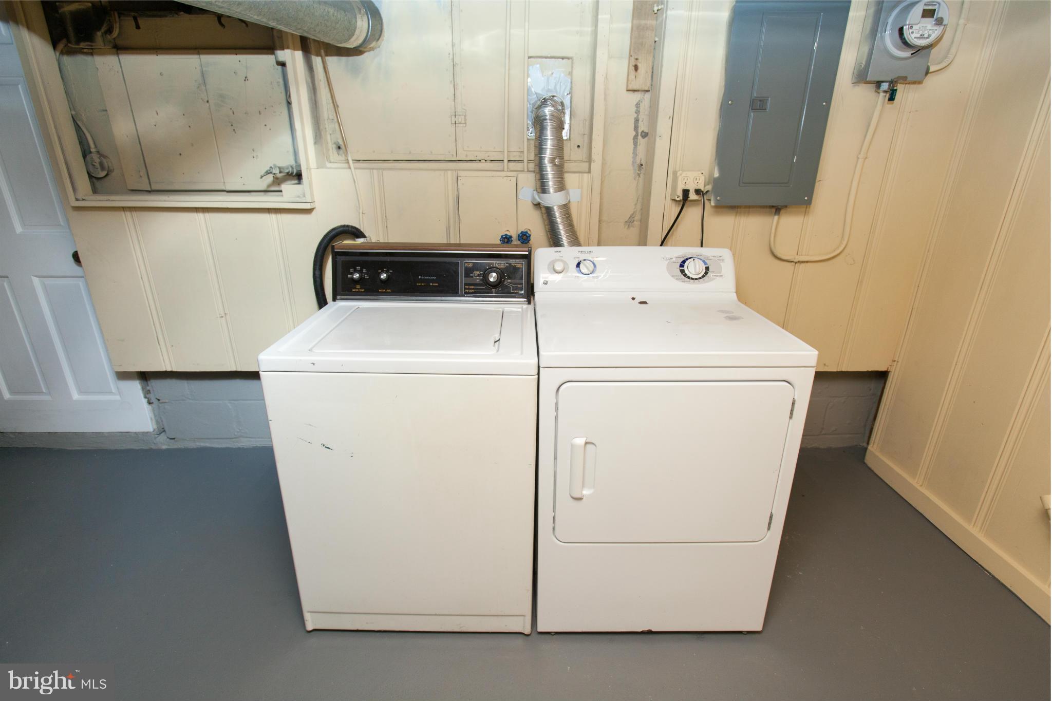 2962 Cornwall Road Dundalk, MD 21222 - Photo 26 of 28 a utility room with dryer and washer