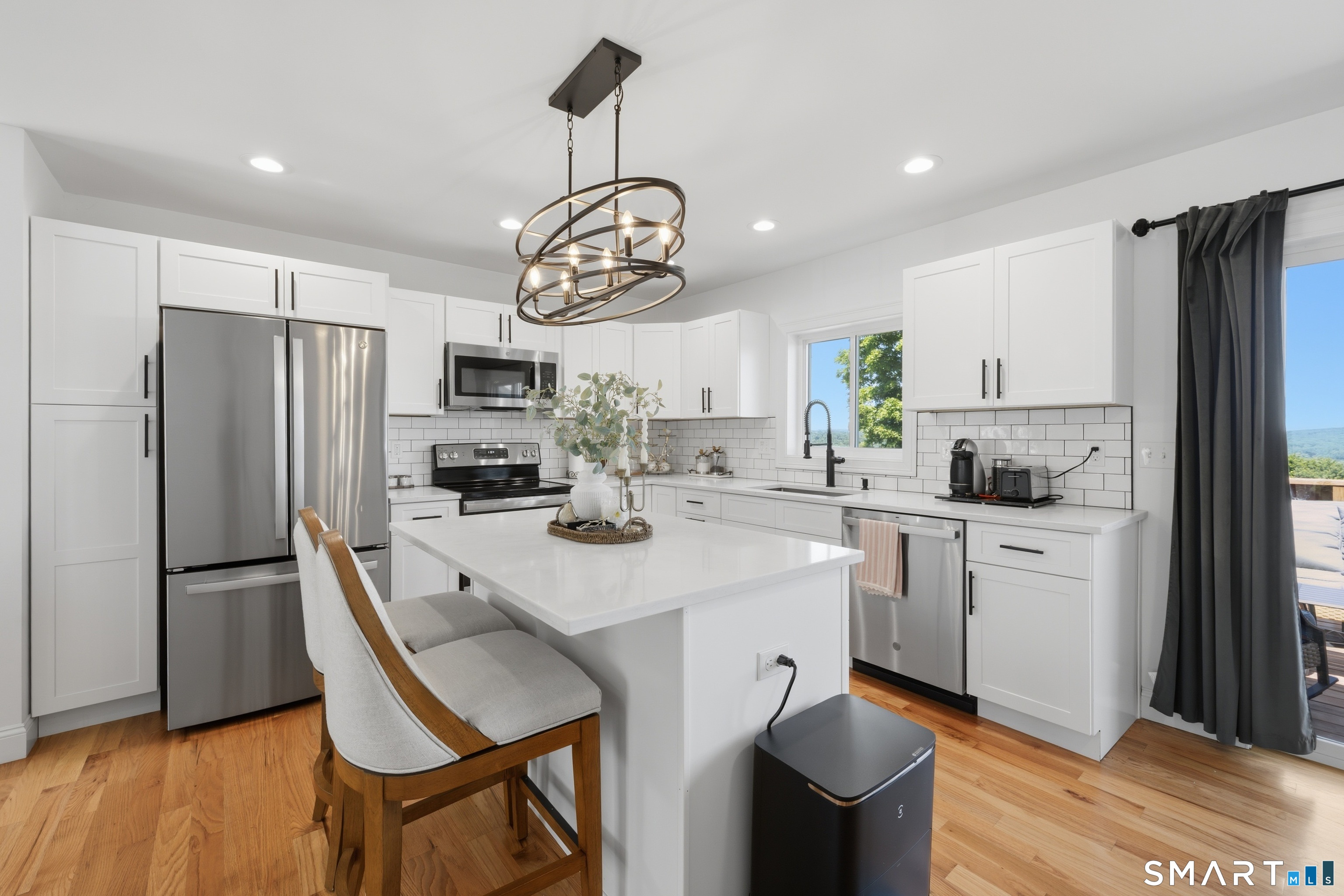 26 Crestview Lane Waterbury, CT 06708 - Photo 9 of 40 Gallery Image 9