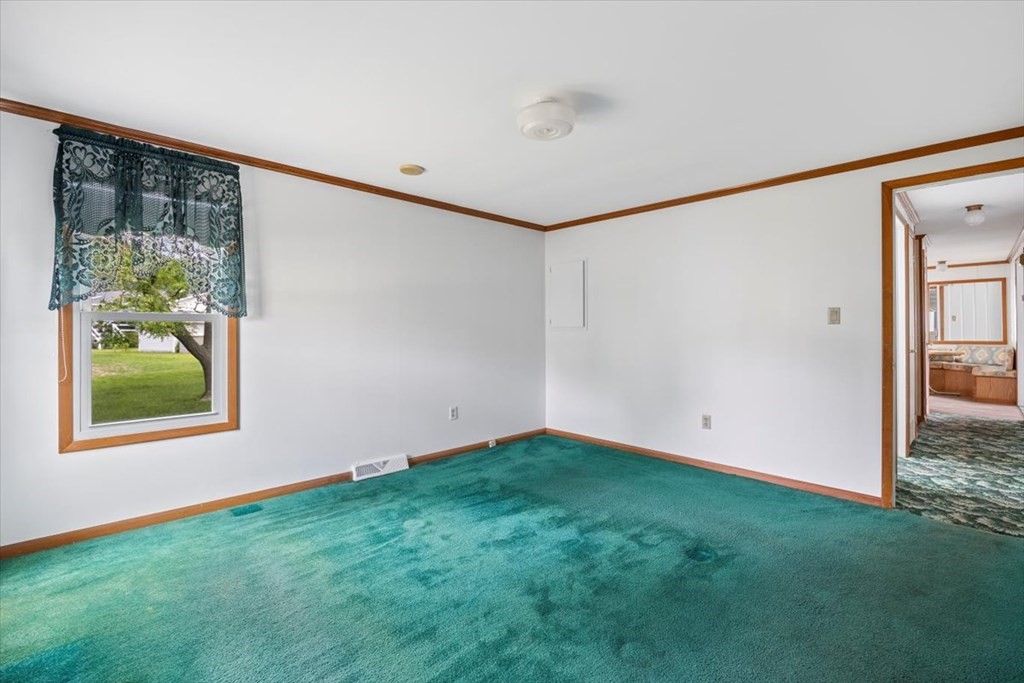 17 Queens Road Attleboro, MA 02703 - Photo 19 of 38 Gallery Image 19