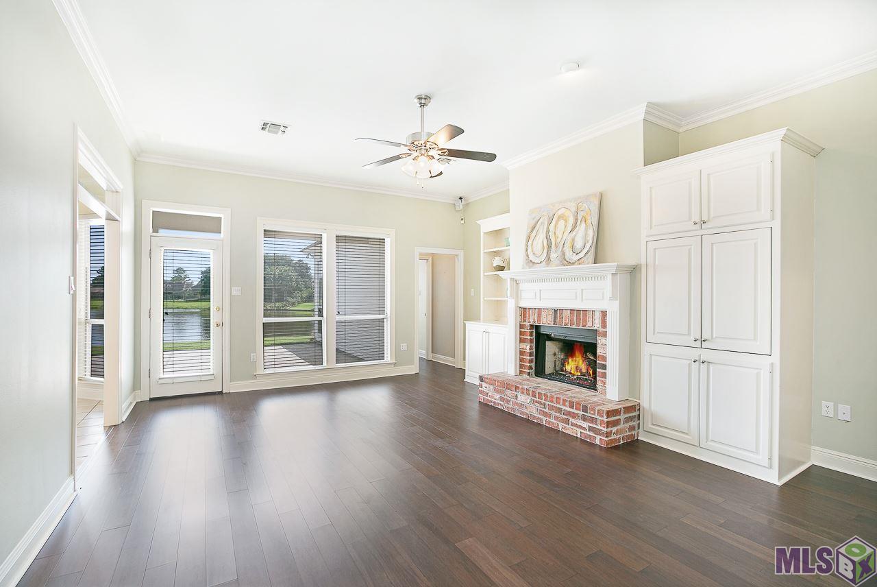 1263 Springlake Drive Baton Rouge, LA 70810 - Photo 11 of 25 Living Room!