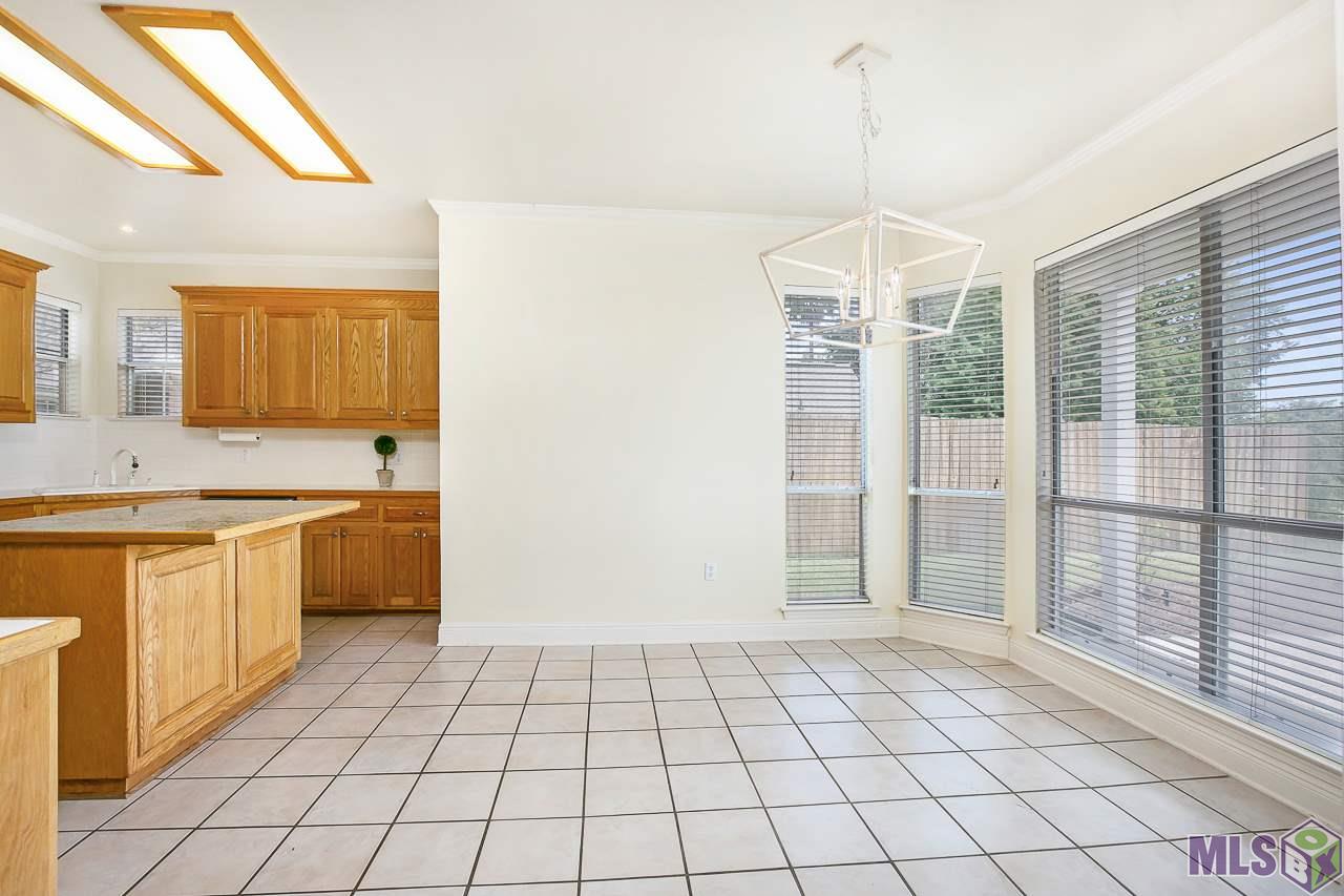 1263 Springlake Drive Baton Rouge, LA 70810 - Photo 17 of 25 Breakfast Nook Area!