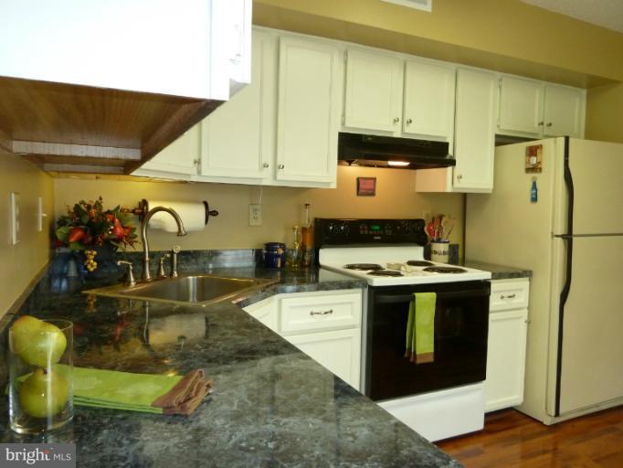 2216 Springwood Drive, Unit 101 Reston, VA 20191 - Photo 21 of 28 Kitchen